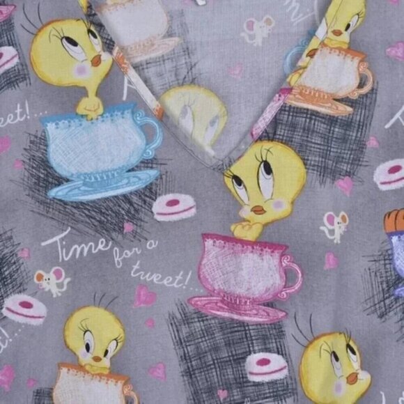 Looney Tunes Tweedy Bird Scrub Top Time For Tea Teacup Gray Large - Picture 3 of 10